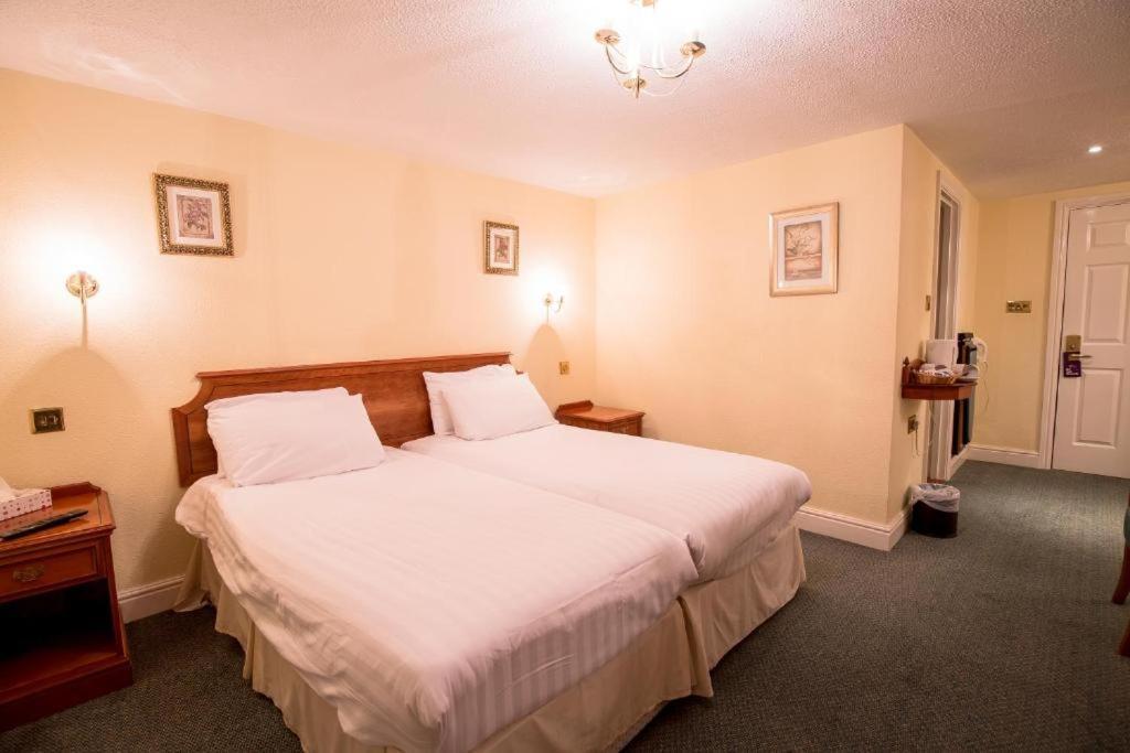 Harefield Manor Hotel Romford Kültér fotó