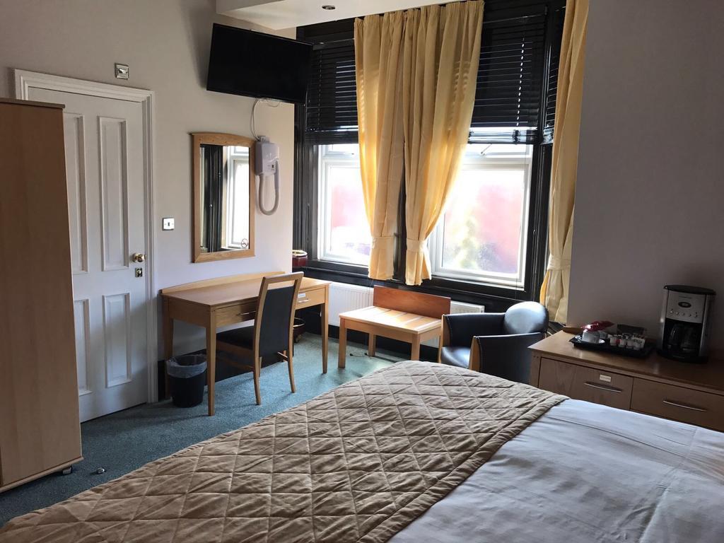Harefield Manor Hotel Romford Kültér fotó