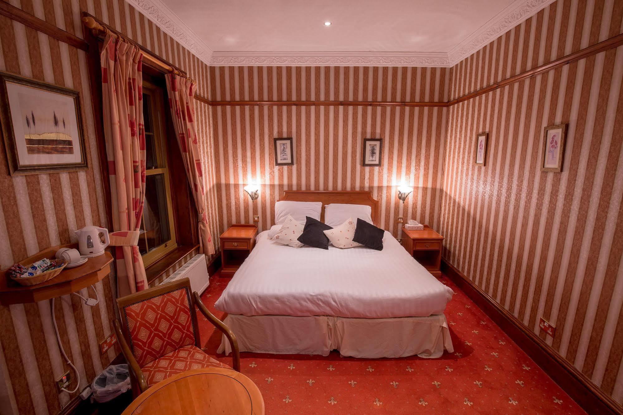 Harefield Manor Hotel Romford Kültér fotó