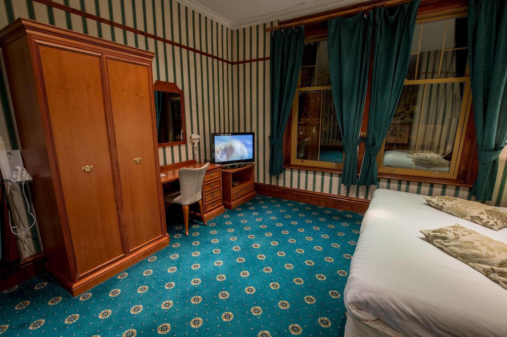 Harefield Manor Hotel Romford Kültér fotó